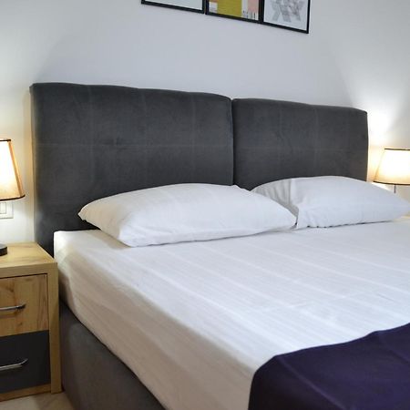 Seaview Gateway 2 Bedrooms Apartment & Garage Vlore Luaran gambar