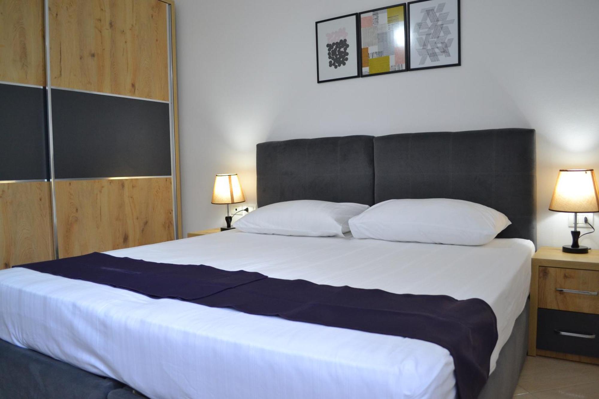 Seaview Gateway 2 Bedrooms Apartment & Garage Vlore Luaran gambar