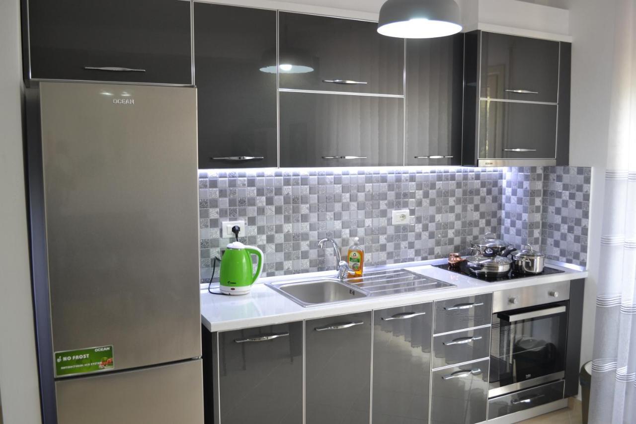 Seaview Gateway 2 Bedrooms Apartment & Garage Vlore Luaran gambar